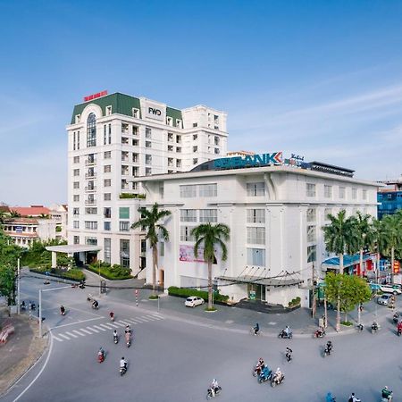 Khach San Thai Binh Dream Екстериор снимка